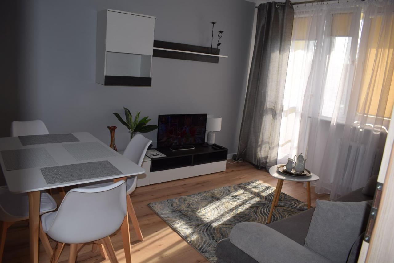 Apartament M-3 Centrum Çestohova Dış mekan fotoğraf