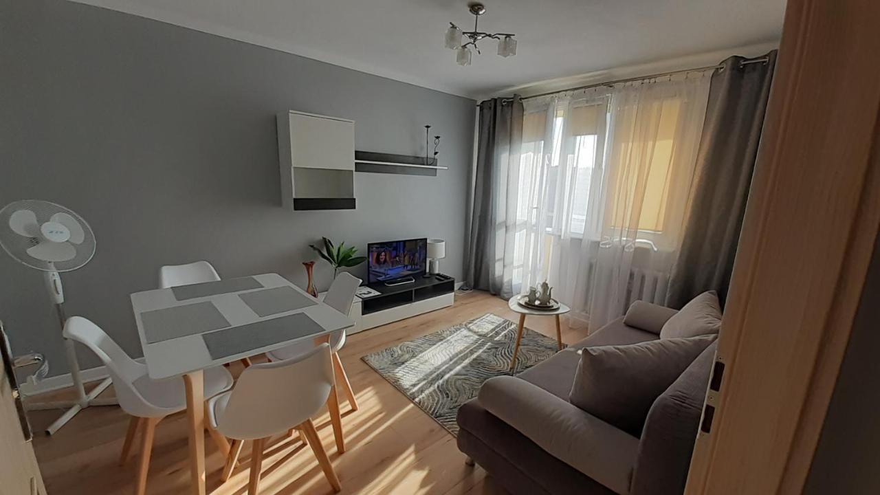 Apartament M-3 Centrum Çestohova Dış mekan fotoğraf