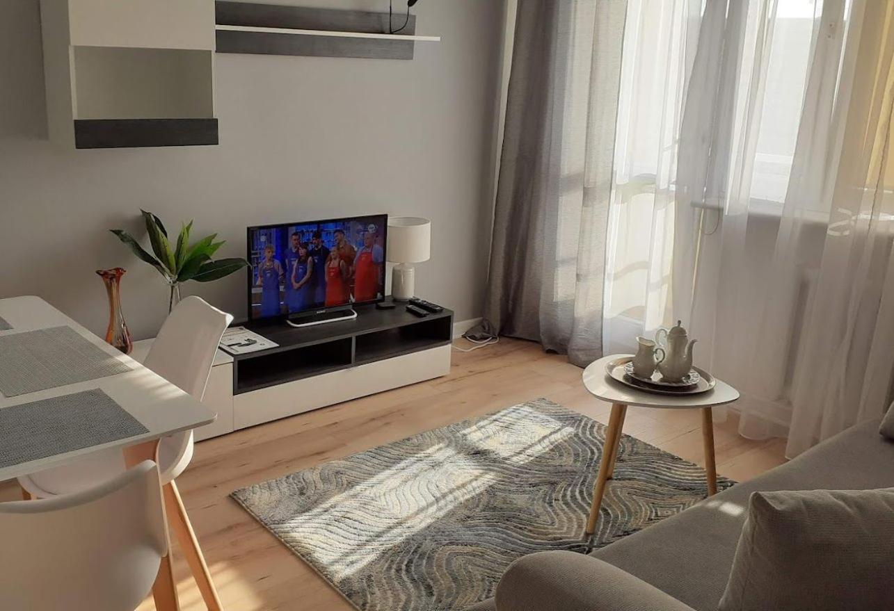 Apartament M-3 Centrum Çestohova Dış mekan fotoğraf